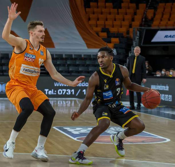 他用实力和 他用实力和